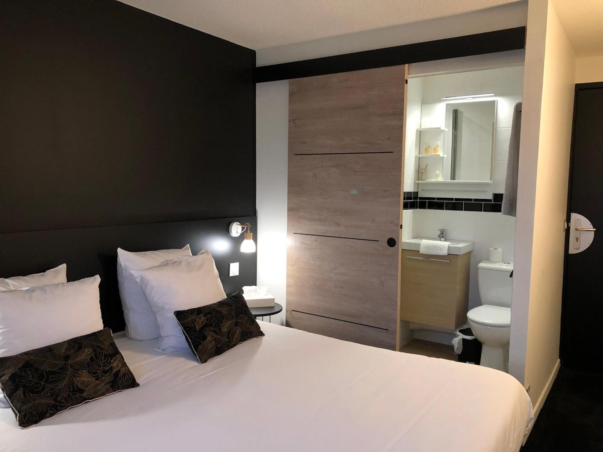 Hotel Le Pavillon De Saint-Lo - Anciennement Lunotel מראה חיצוני תמונה